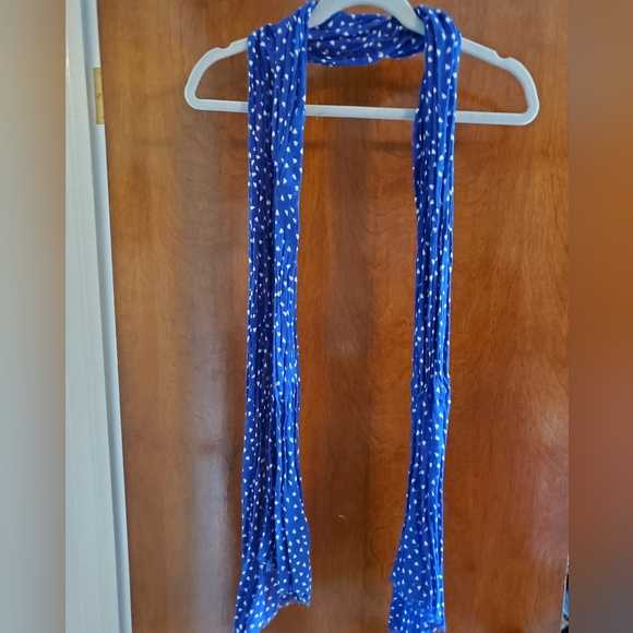Gap Blue Scarf w/White Hearts - Picture 3 of 3